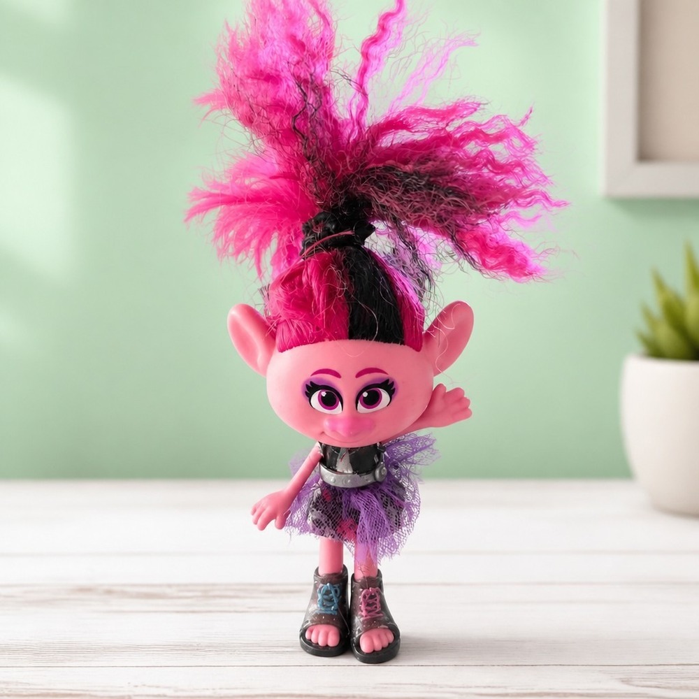 Trolls World Tour Stylin Rockin Poppy DreamWorks Doll 2019 Action Figure Pink